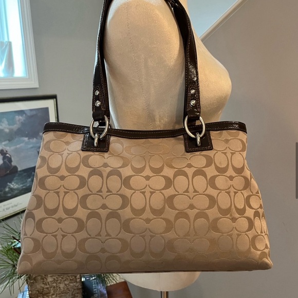 Authentic COACH Signature “PENELOPE” Shoulder Bag Front Turnkey Pocket - Picture 2 of 11